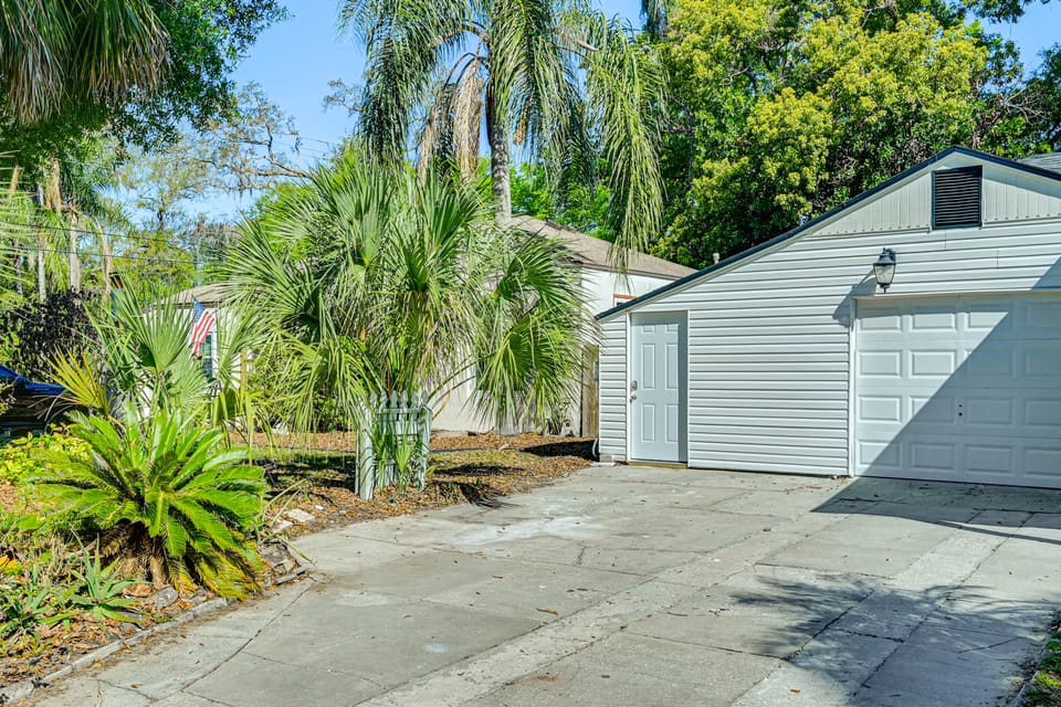 5 Mi to Dtwn Tampa + Riverwalk: Couple's Getaway Apartment in Tampa