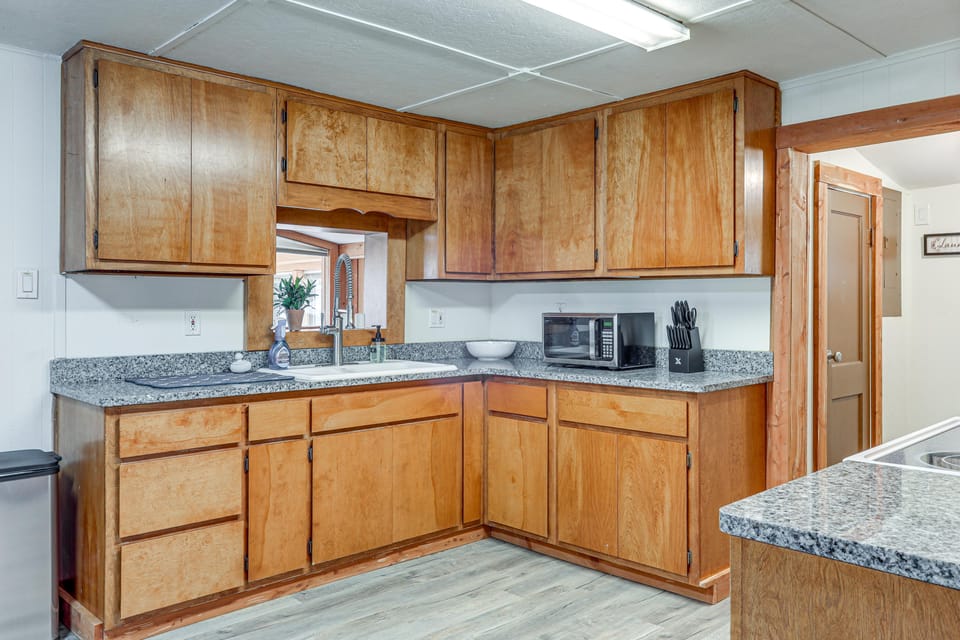 1/2 Mi to State Park! Riverfront Ozarks Retreat House in Current River