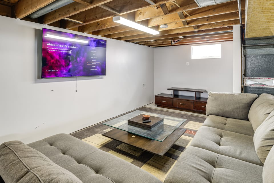 9 Mi to Dtwn Buffalo! Quiet Upstate Home Base House in Cheektowaga