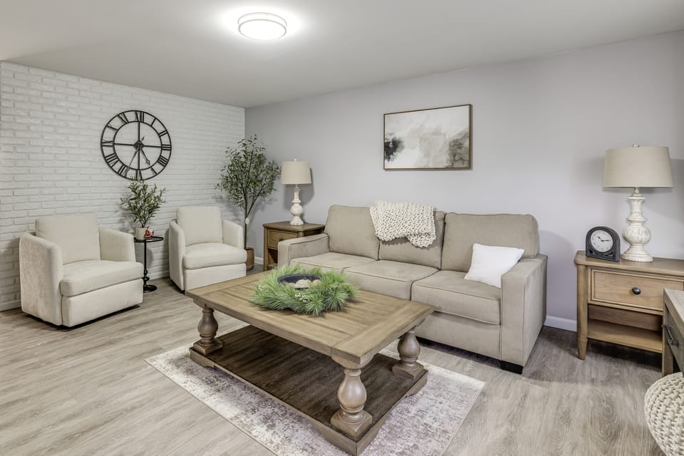 9 Mi to Dtwn Buffalo! Quiet Upstate Home Base House in Cheektowaga