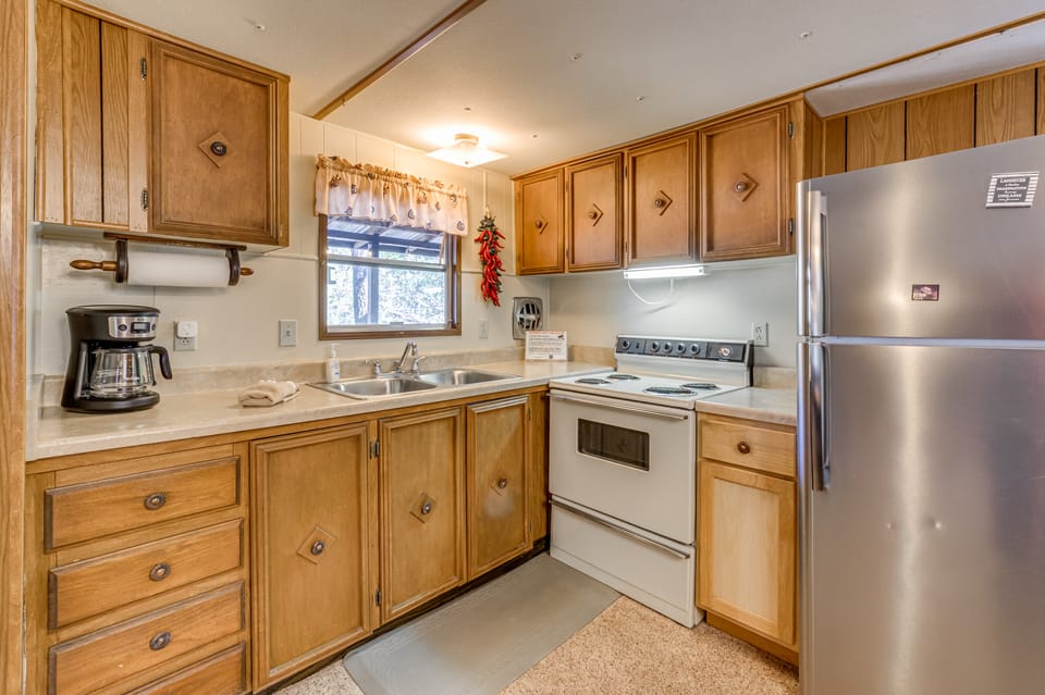 Near Grindstone Lake & Family Fun! Cozy Cabin House in Ruidoso