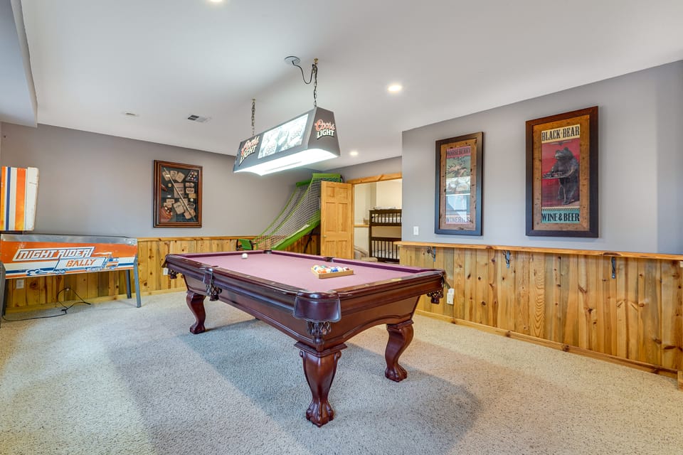 1 Mi to Cle Elum Lake! Family Cabin w/ Game Room House in Roslyn