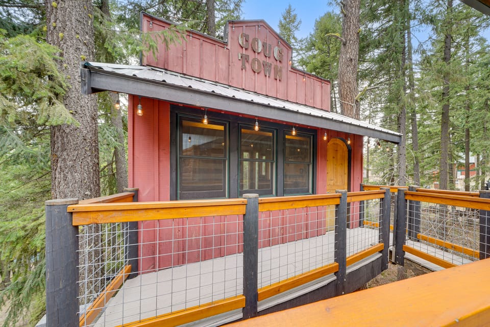 1 Mi to Cle Elum Lake! Family Cabin w/ Game Room House in Roslyn