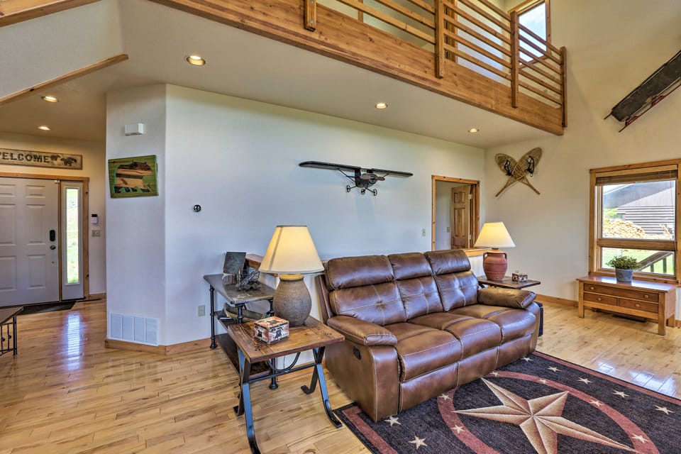 2 Mi to Granby Ranch: Granby Home w/ Hot Tub! House in Granby