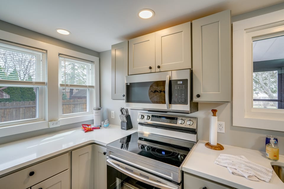 Hudson Valley Retreat! Convenient Apt in Kingston Apartment in Kingston
