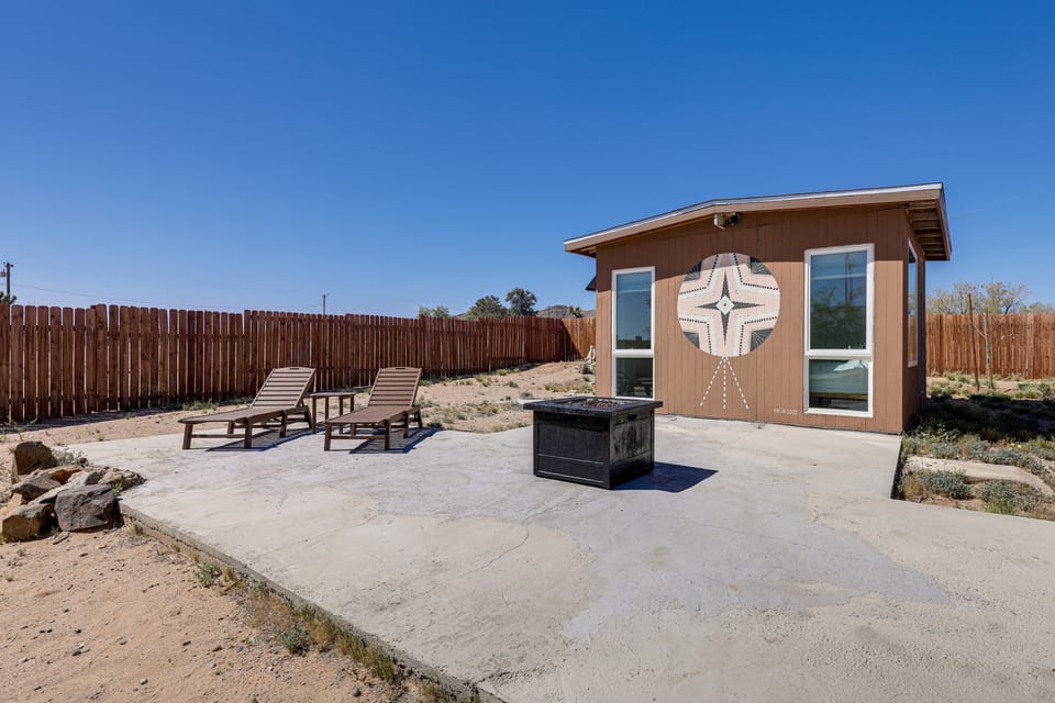 Pet-Friendly Desert Retreat w/ Hot Tub in Landers! House in Southern California
