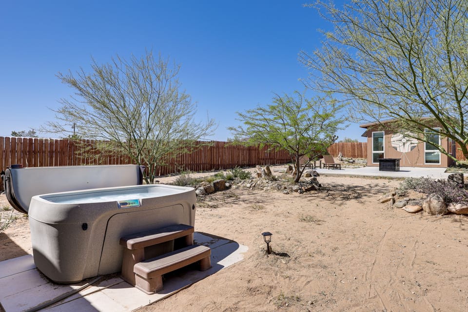 Pet-Friendly Desert Retreat w/ Hot Tub in Landers! House in Southern California