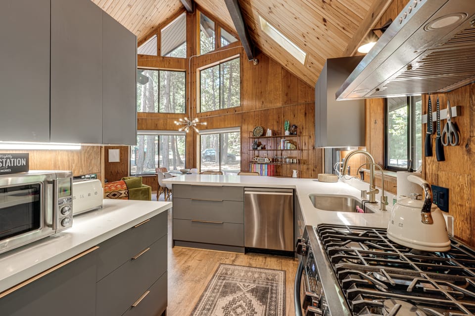 Modern Big Trees Family Cabin w/ Full Amenities House in Dorrington