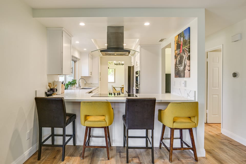 Hot Tub, Pool & SoCal Sunsets: San Diego Area Home House in La Mesa