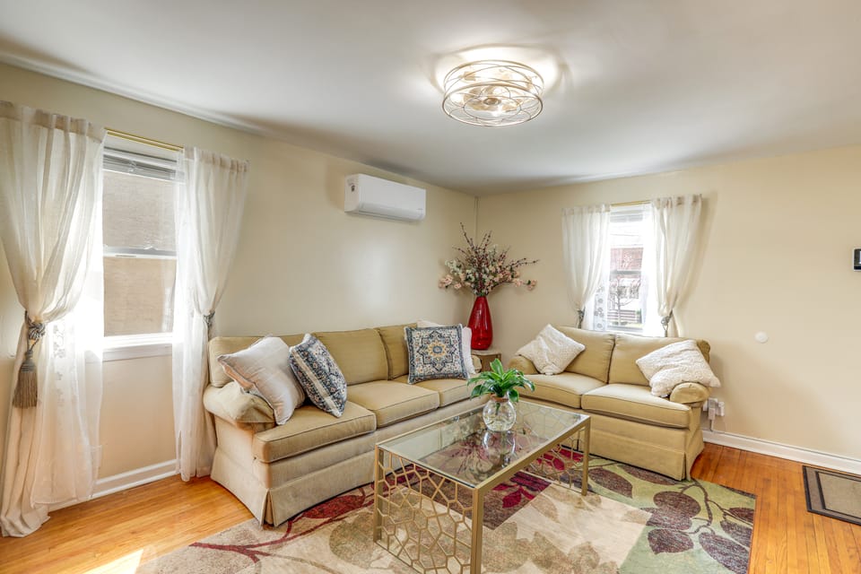 1 Mi to NYC Train & Arts District: Rahway Escape Apartment in Rahway