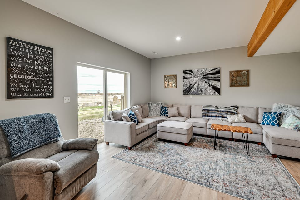 Group Retreat in the Bitterroot Valley w/ Hot Tub House in Victor