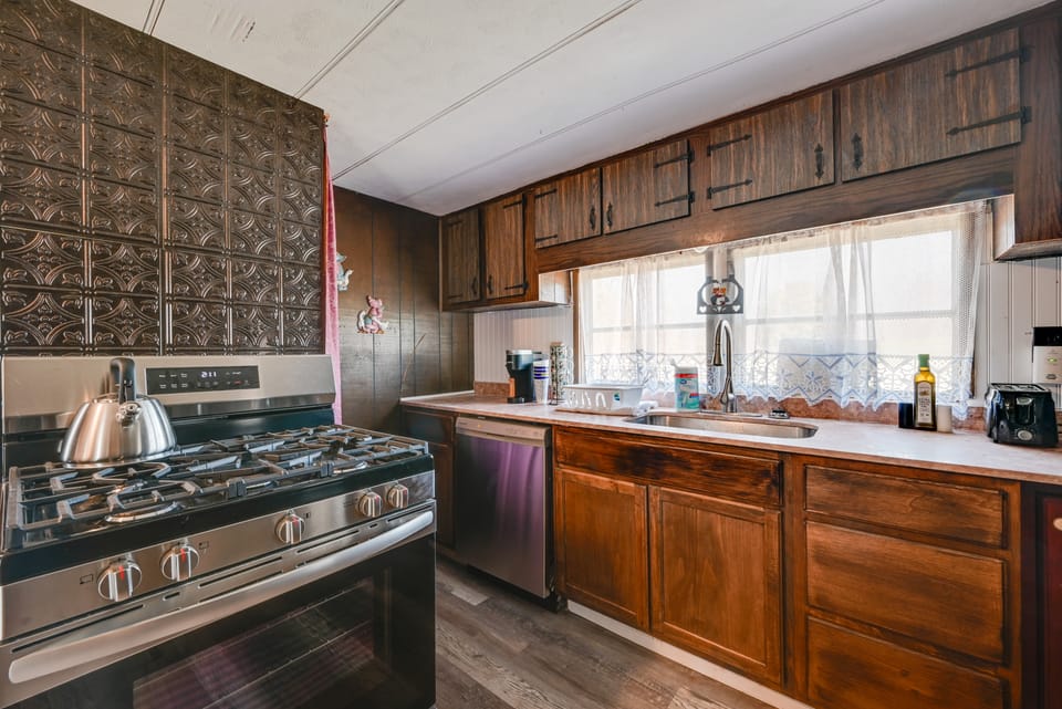 6 Mi to Fort Knox! Rural Family Home, Pets Welcome House in Indiana