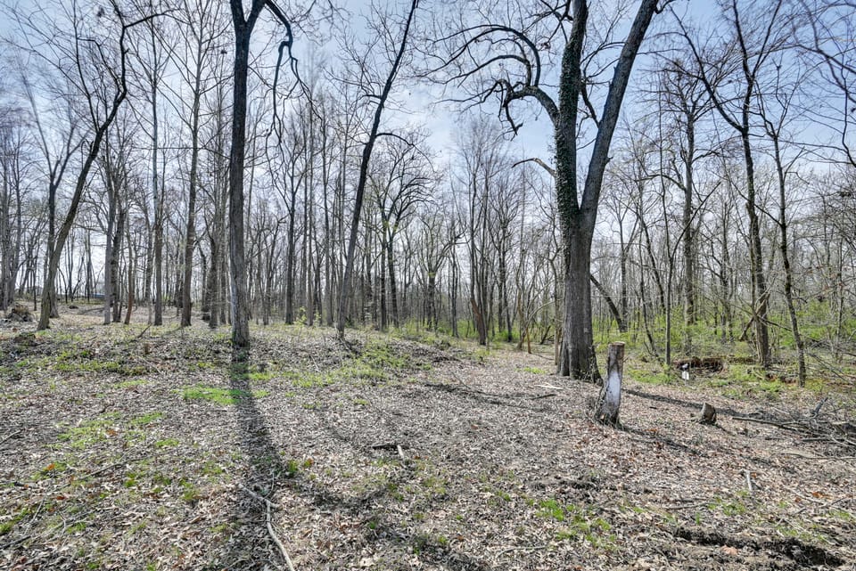 6 Mi to Fort Knox! Rural Family Home, Pets Welcome House in Indiana