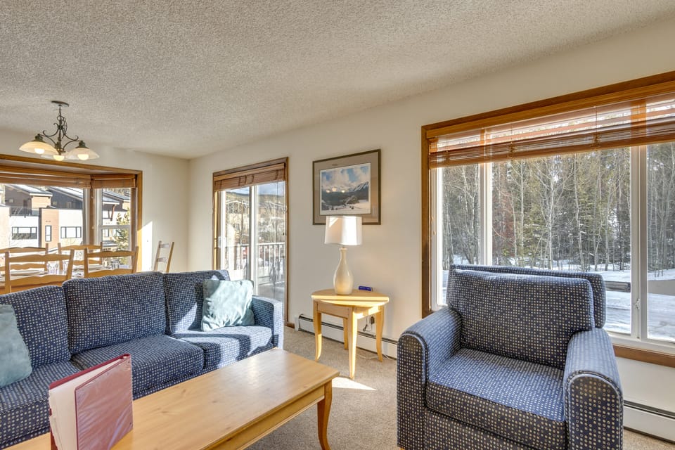 3 Mi to Winter Park Resort! Mtn-View Condo Apartment in Fraser