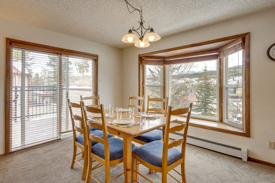 Mtn Base w/ Hot Tub Access Near Winter Park Resort Apartment in Fraser