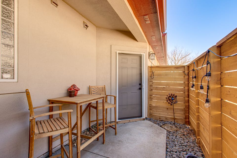 7 Mi to Dtwn! Family Retreat w/ Patio in Denver Apartment in Denver