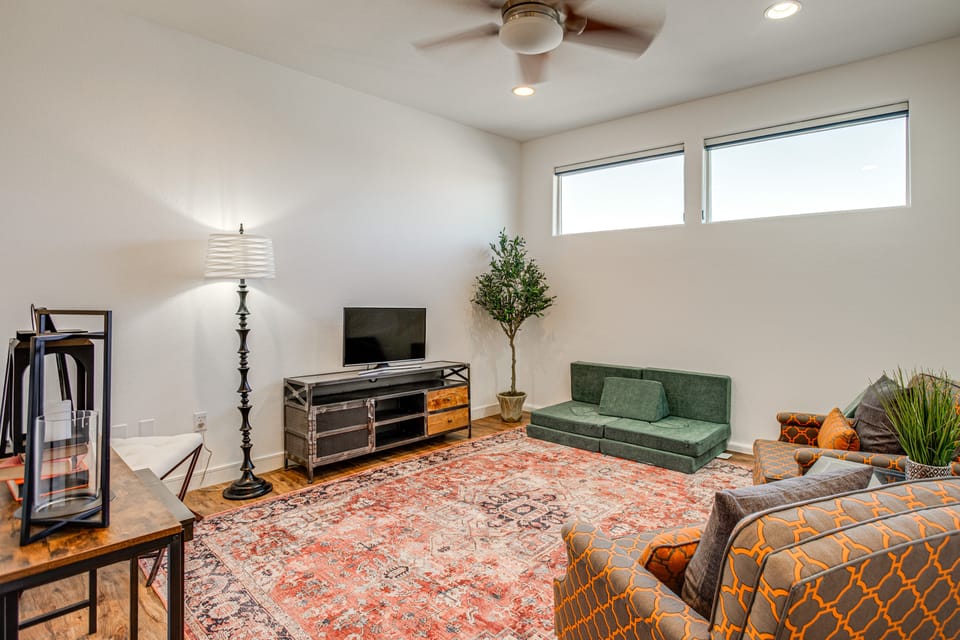 7 Mi to Dtwn! Family Retreat w/ Patio in Denver Apartment in Denver