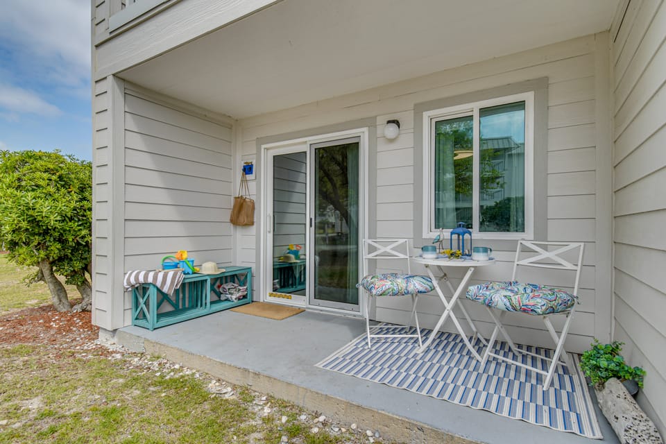 Steps to Ocean! Family Gulf Shores Escape w/ Patio Apartment in Alabama