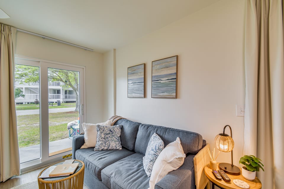 Steps to Ocean! Family Gulf Shores Escape w/ Patio Apartment in Alabama