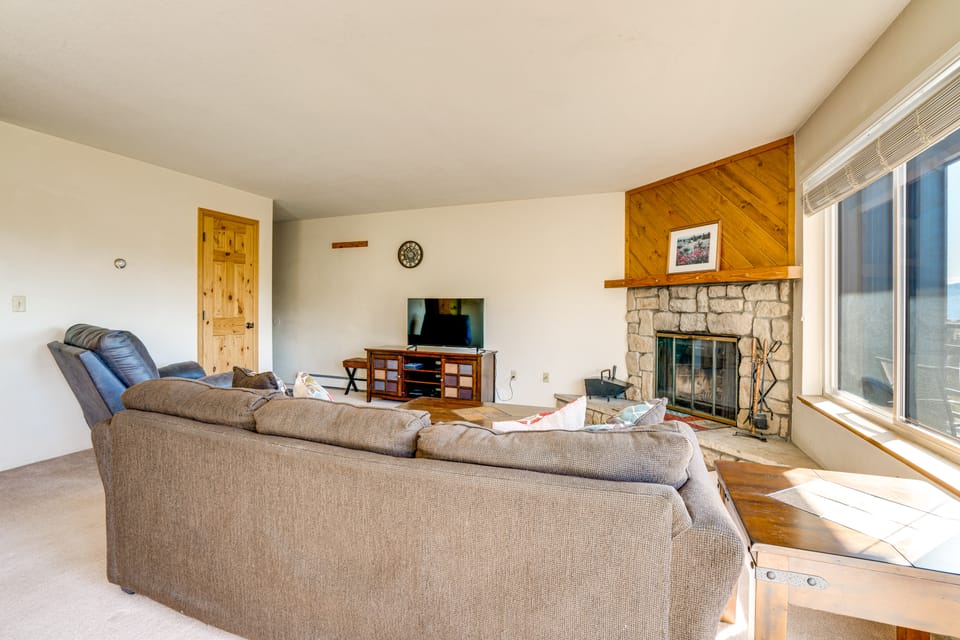 Steps to Buffalo Mtn Trail! Condo w/ Pool Access Apartment in Wildernest