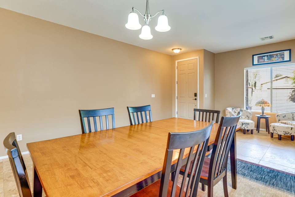 On Johnson Ranch Golf Course: San Tan Valley Home House in Johnson Ranch