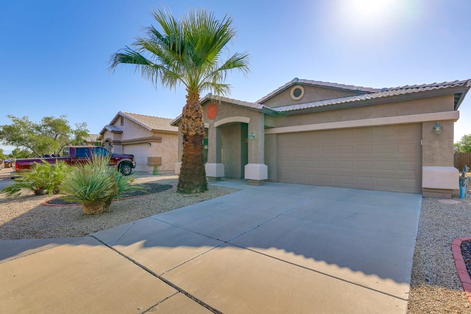 On Johnson Ranch Golf Course: San Tan Valley Home House in Johnson Ranch