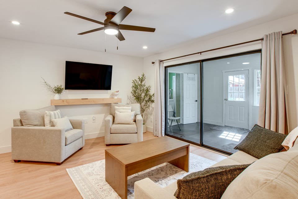 Pet Friendly w/ Yard! Fully Updated Tahoe Home House in South Lake Tahoe