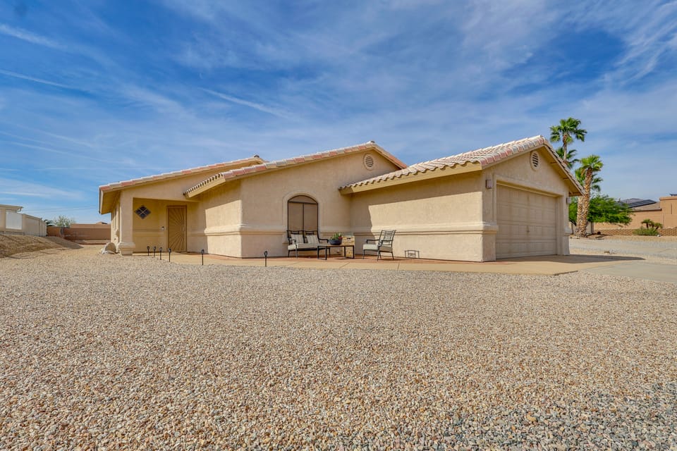 Desert Escape w/ Spool Pool! 4 Mi to Lake Havasu House in Lake Havasu City