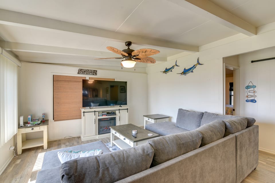 Steps to Surfside Beach! Ocean-View Texas Retreat House in Surfside Beach