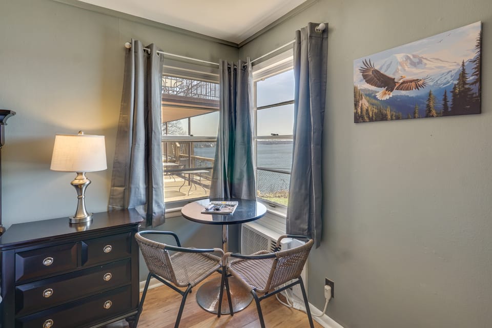 Unit 7: Bagnell Strip Adventure Hub, Patio & Views Apartment in Lake of the Ozarks