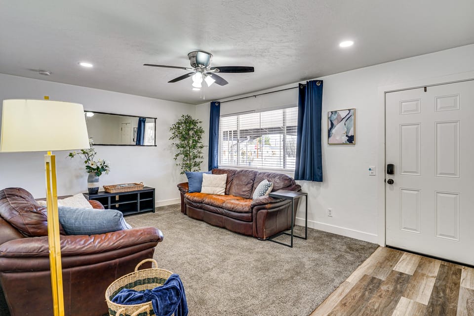Explore Gila Valley & EAC! Modern Thatcher Home House in Arizona