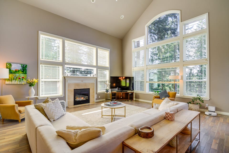 Premier Gig Harbor Home! Views, Spa & Billiards House in Gig Harbor