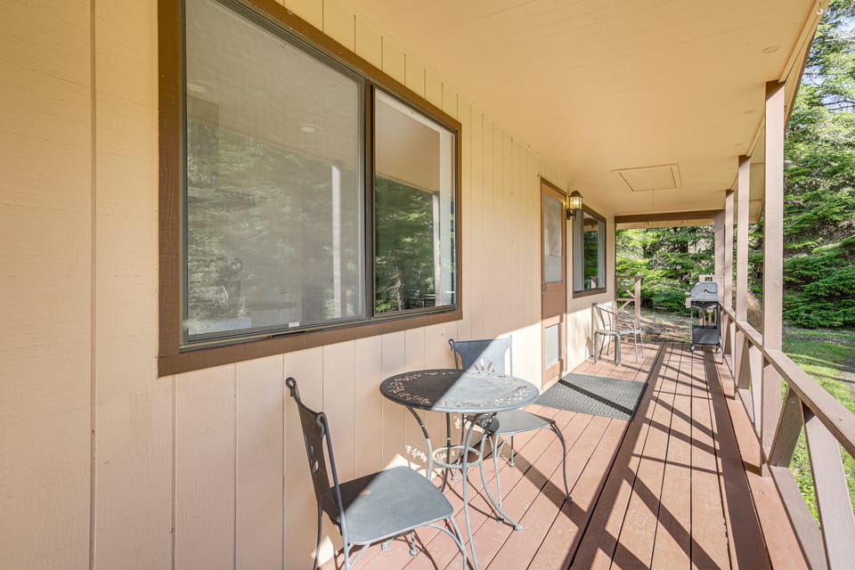 Creative Escape! Eagle's Nest Hideaway House in Oregon