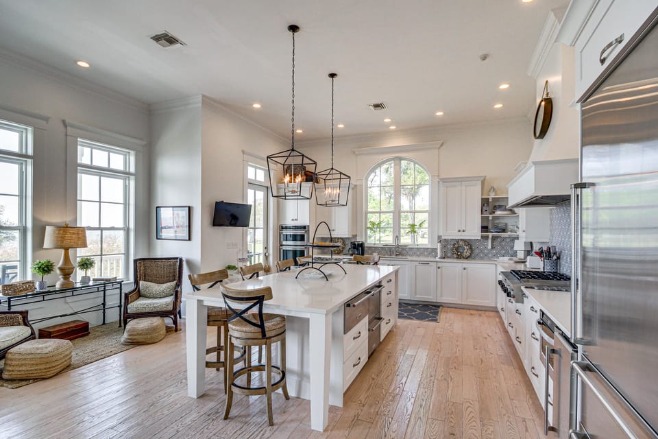 Walk to Beach + Gulf: Luxe Pass Christian Escape! House in Pass Christian