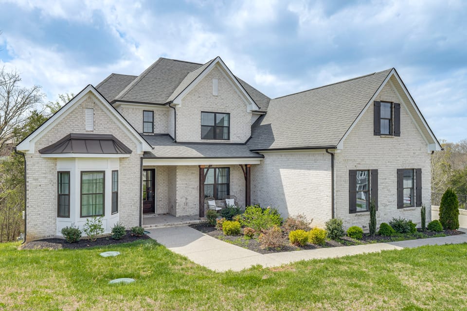 3 Mi to Old Hickory Lake! Luxe Family Getaway House in Mount Juliet