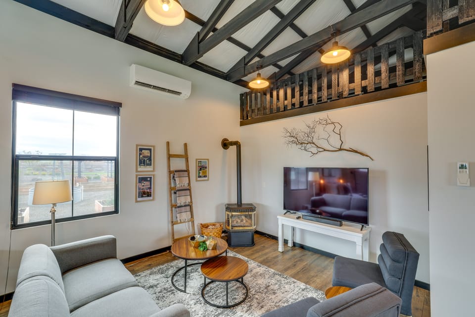 Uncork & Unwind: Scenic Walla Walla Escape House in Washington