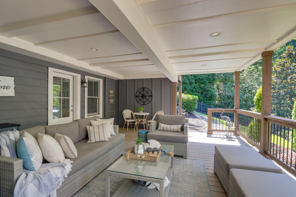 Boat Dock + Yard: Lake Lanier Gem in Gainesville House in Lake Lanier