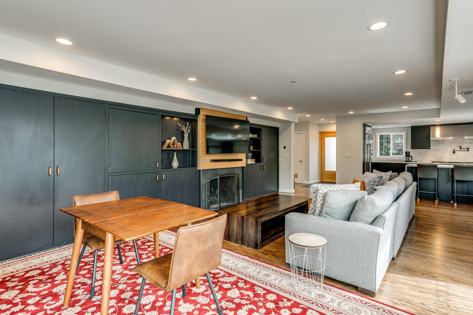 Modern Broadway Luxury: Spacious Seattle Home! House in Capitol Hill