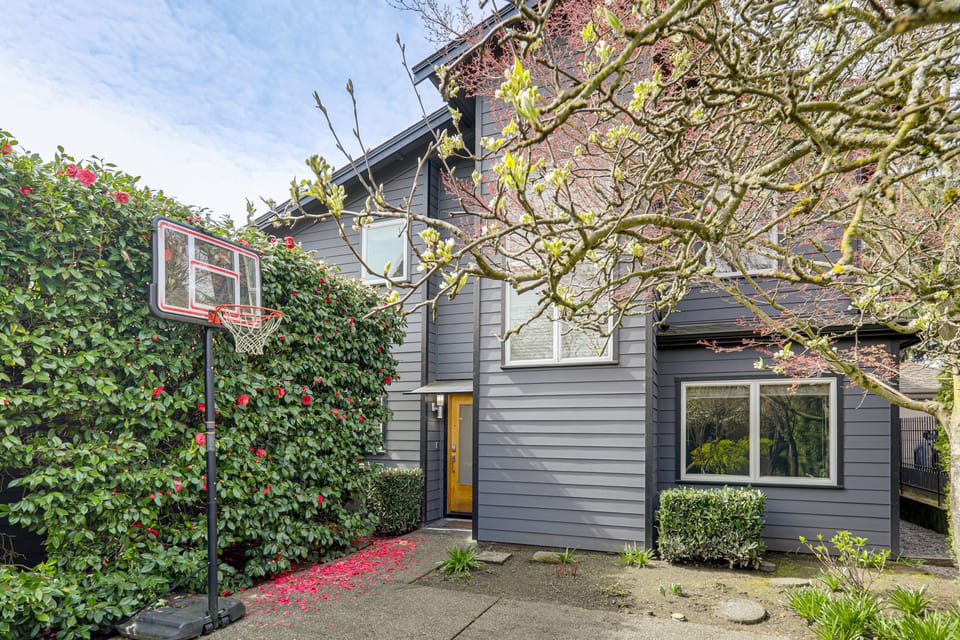 Modern Broadway Luxury: Spacious Seattle Home! House in Capitol Hill