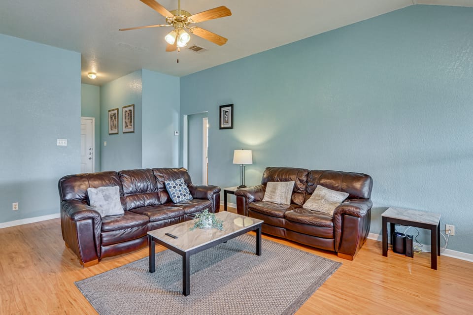 8 Mi to Fort Hood! Family Home w/ Patio & Yard House in Killeen