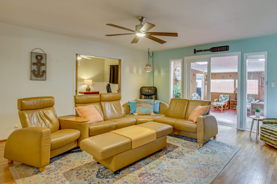 Mission Bay Gem Near Comic-Con: Patio & Bar/Lounge House in San Diego