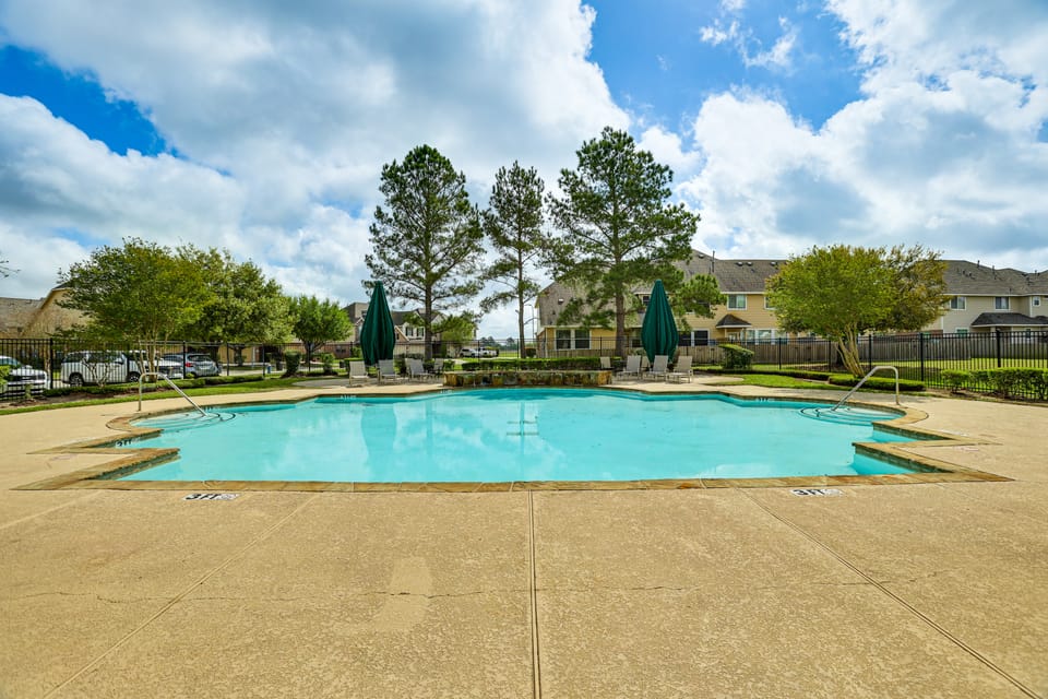 Swim, Golf & Shop: Family Spring Getaway Apartment in Houston
