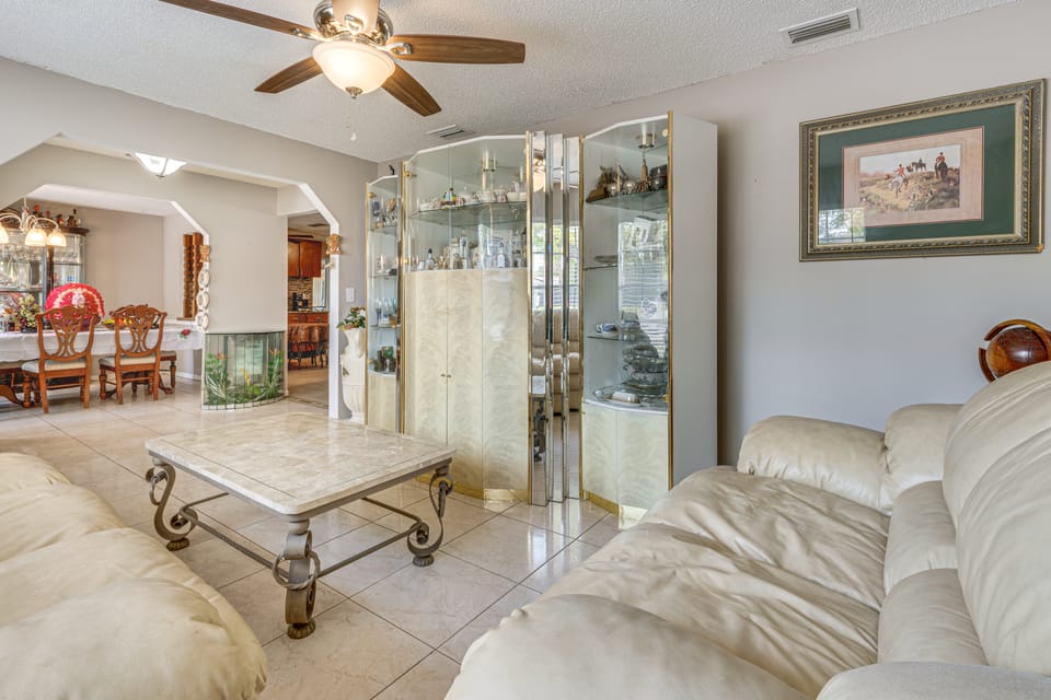 Theme Park Base! Suburban Home 14 Mi to Universal House in Orlando
