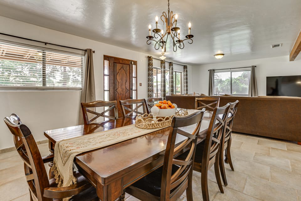 Walkable Uptown Gem! 3 Mi to Phoenix Mtns Preserve House in Phoenix