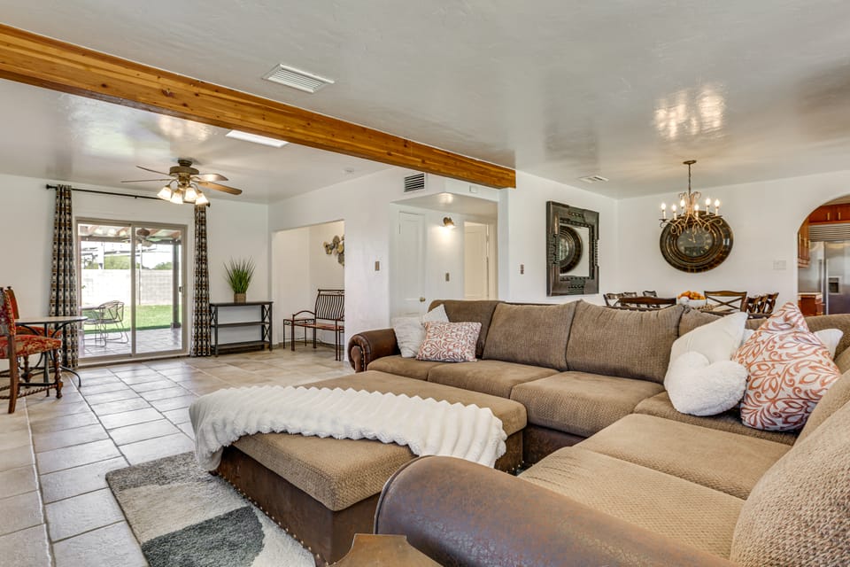 Walkable Uptown Gem! 3 Mi to Phoenix Mtns Preserve House in Phoenix