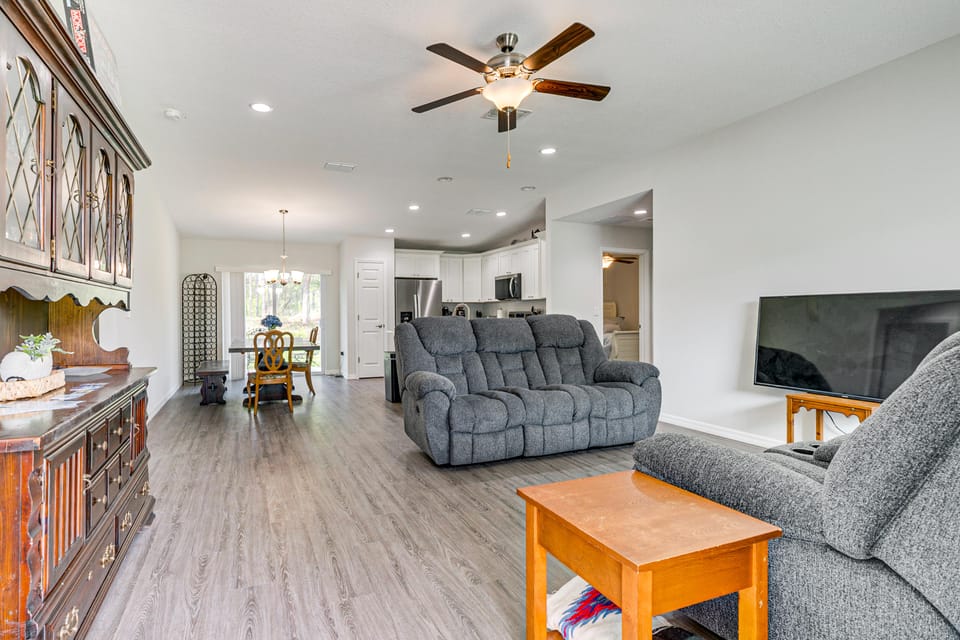 Dunnellon Escape w/ Yard: 8 Mi to Rainbow River House in Florida