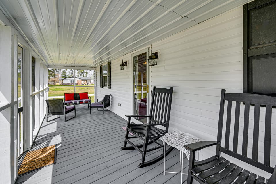 Bring Your Pets! Family-Friendly Gem in Cove City House in North Carolina