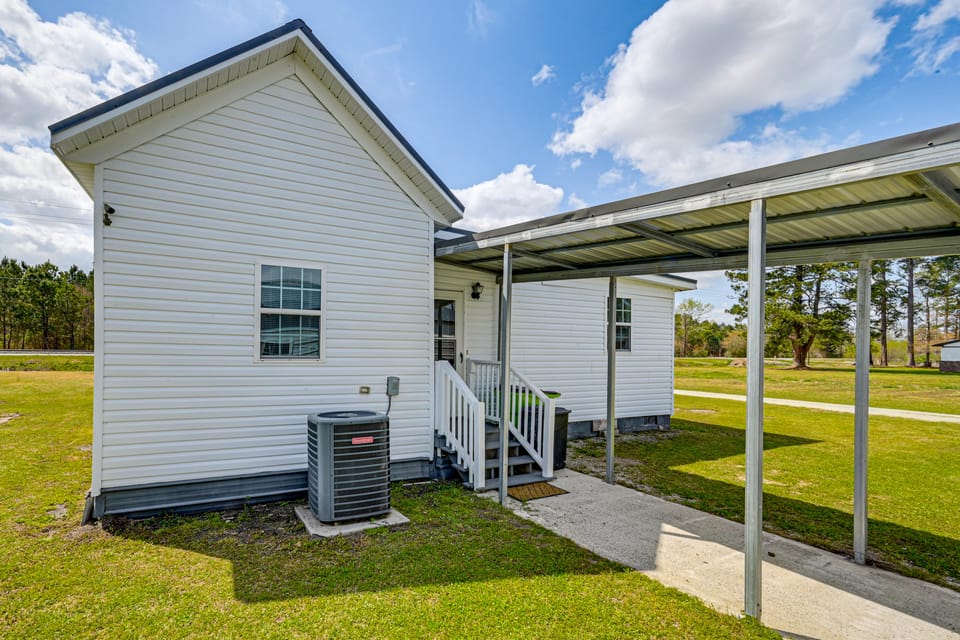 Bring Your Pets! Family-Friendly Gem in Cove City House in North Carolina