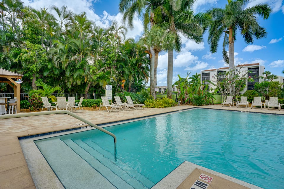 Resort-Style Fort Myers Gem: Swim, Golf & Cruise! Apartment in Cypress Lake
