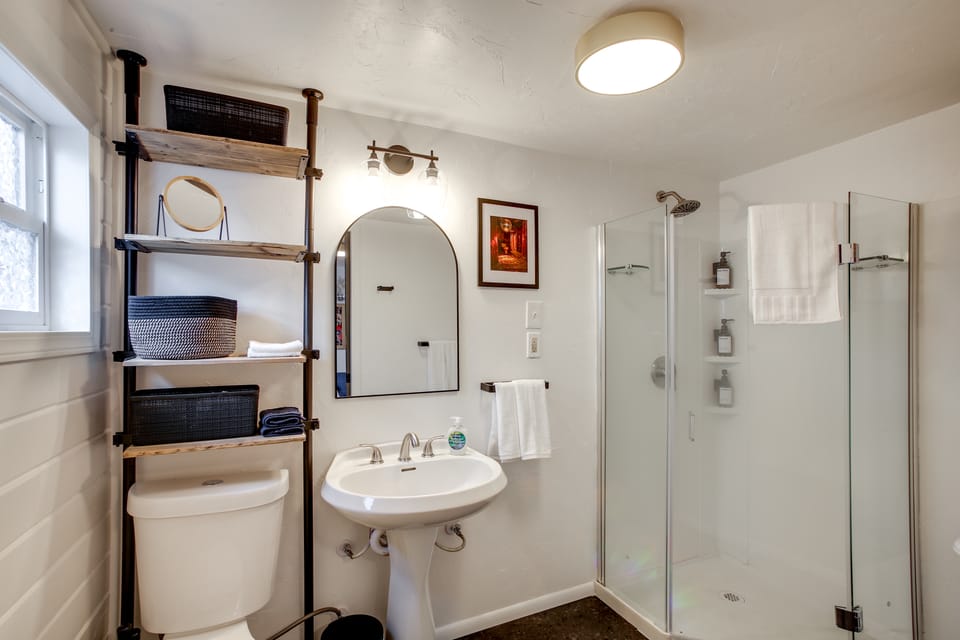 3 Mi to Downtown Spokane! Cozy Couple’s Retreat Apartment in Spokane